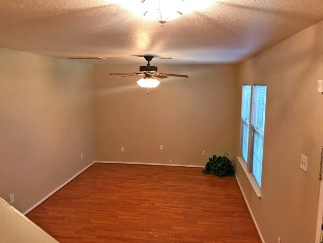 Building Photo - 21016 Alden's Oak