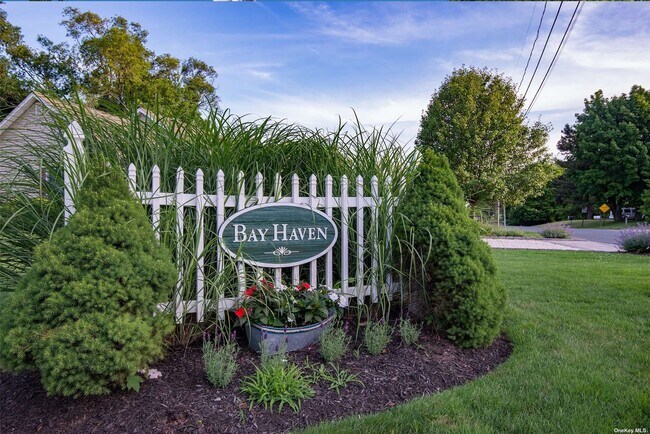 Building Photo - 905 Bay Haven Ln