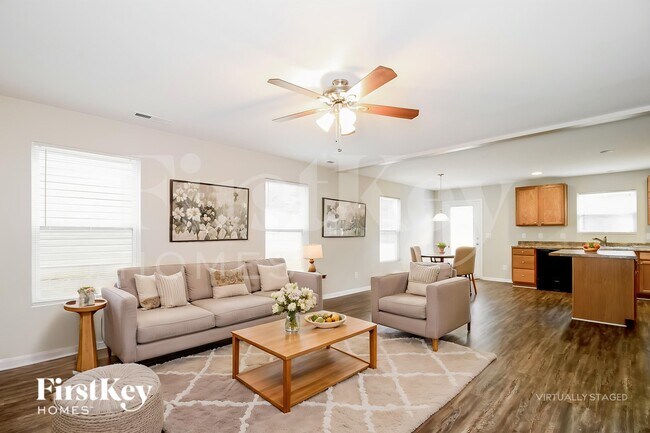 Building Photo - 4300 Oak Pointe Dr
