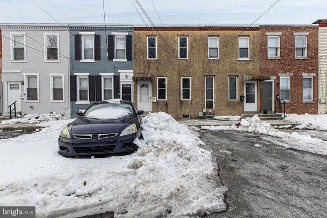 Building Photo - 614 Clark St