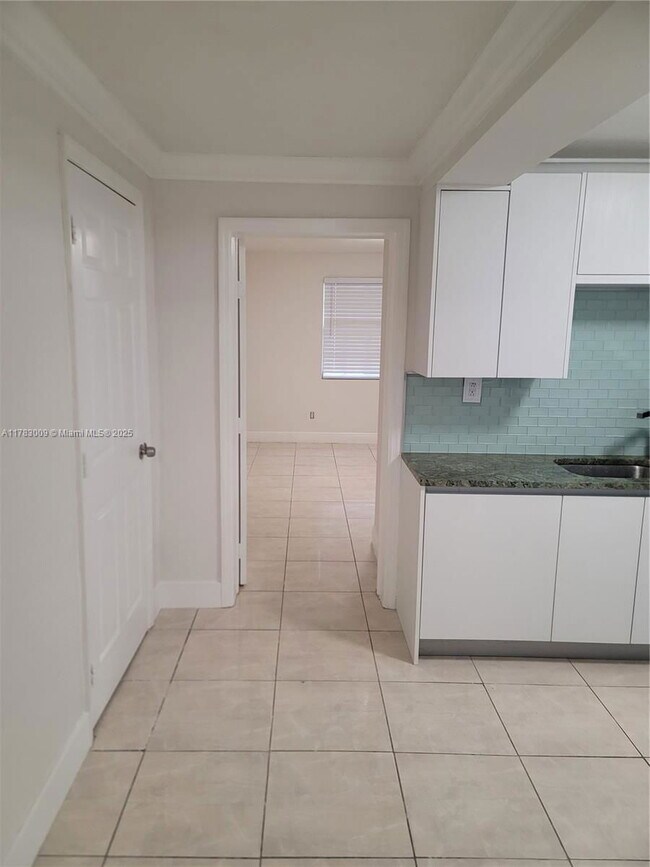 Foto del edificio - 651 SW 66th Ave