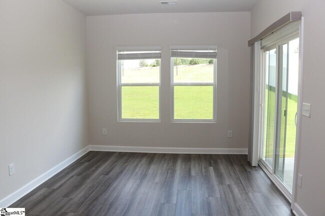 Building Photo - 117 Layken Dr