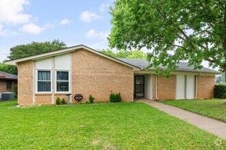 Building Photo - 709 Prairie View Dr