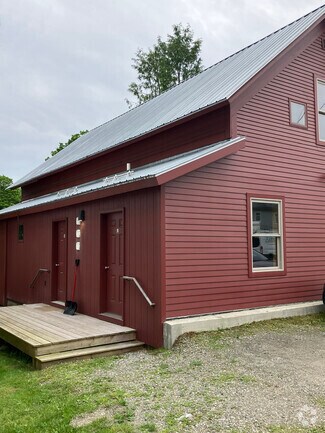 Building Photo - 36 School St