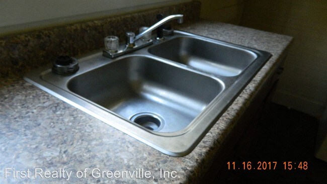 Foto del edificio - 2 br, 2 bath Apartment - 600 Gamble St