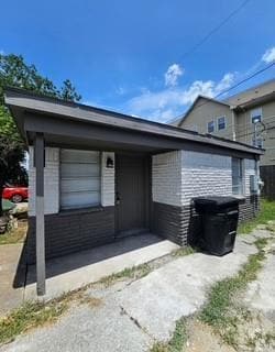 Building Photo - 3833 Mt Pleasant St