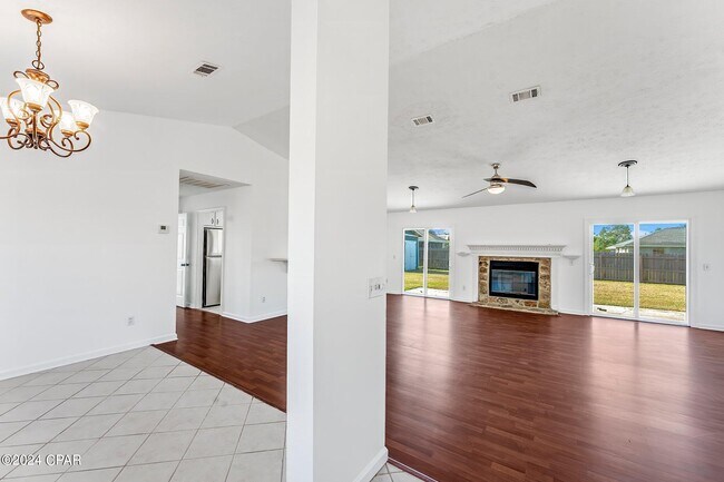 Foto del edificio - 6824 Forsythe Dr