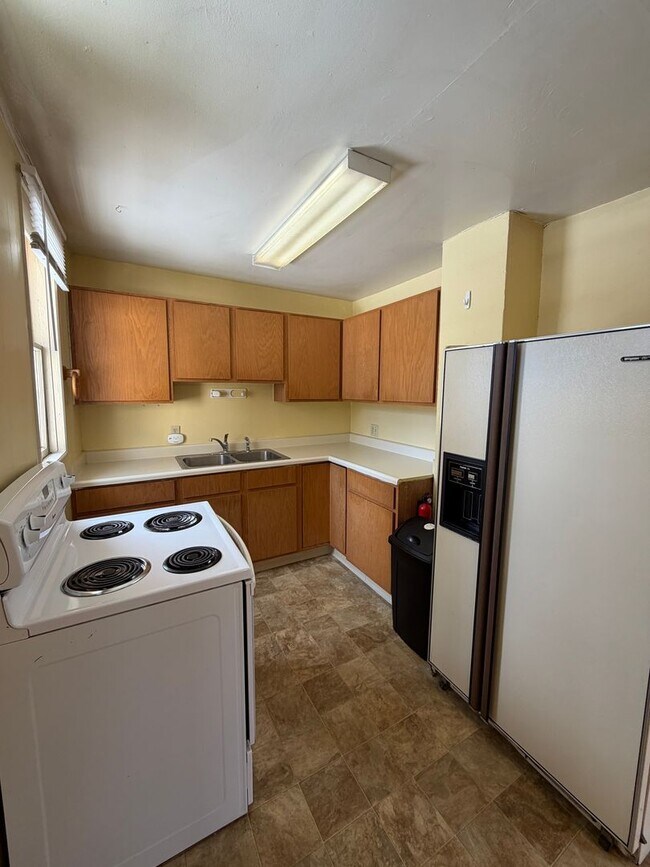 Building Photo - Hard to find 1 bdrm, 1 bath house close to OIT and Sky Lakes Medical Ctr