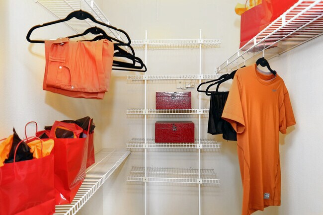 Foto del edificio - 1003 Justin Ln