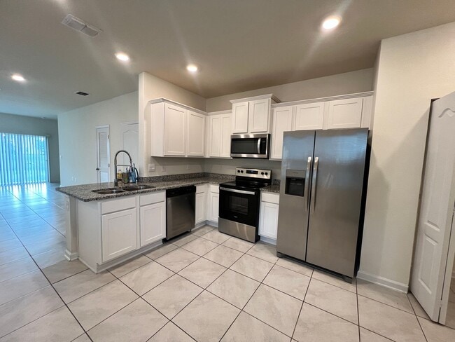 Foto del edificio - *COMING SOON* - 3/2.5 Townhome in Bridgewater Community