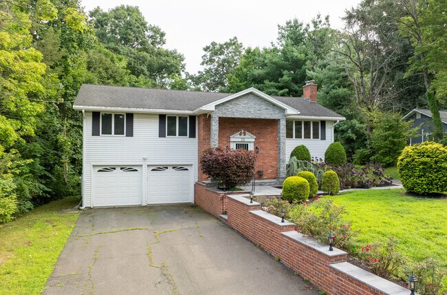 Building Photo - 25 Birch Hill Dr