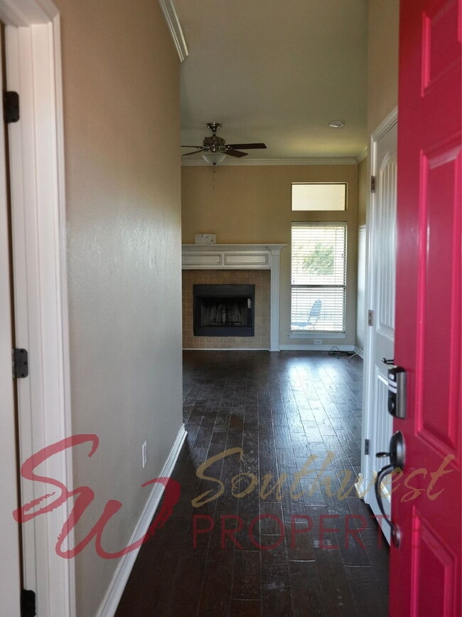 Building Photo - Charming 3 bed, 2 bath rental home with office!