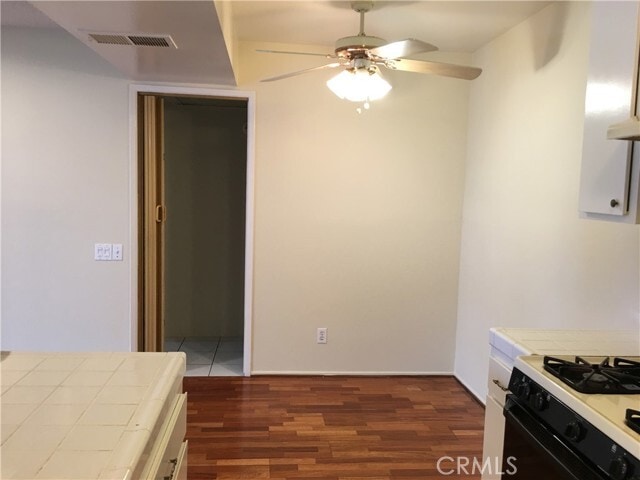 Foto del edificio - 2871 S Fairview St