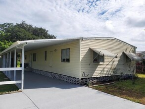 Building Photo - 3532 Lazy Lake Dr N