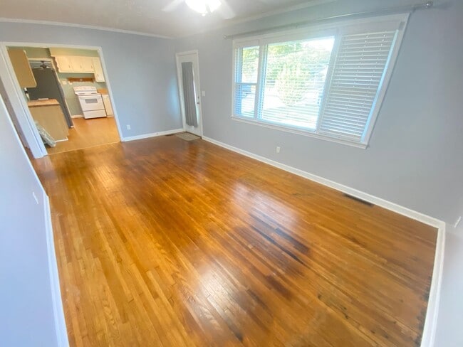 Foto del edificio - For Lease - 2 Beds, 1 Bath,
