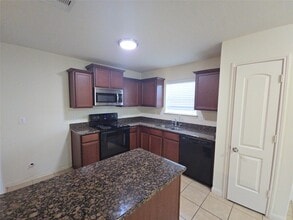 Building Photo - 2303 Golden Brandy Ln