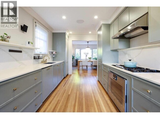 Photo du bâtiment - 42 W 9th Ave