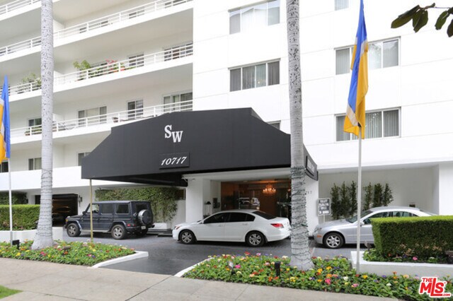 Foto principal - 10717 Wilshire Blvd
