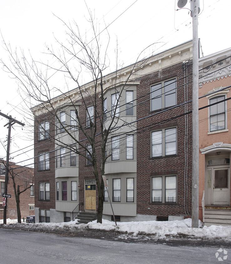 Primary Photo - Plaza View Apartments