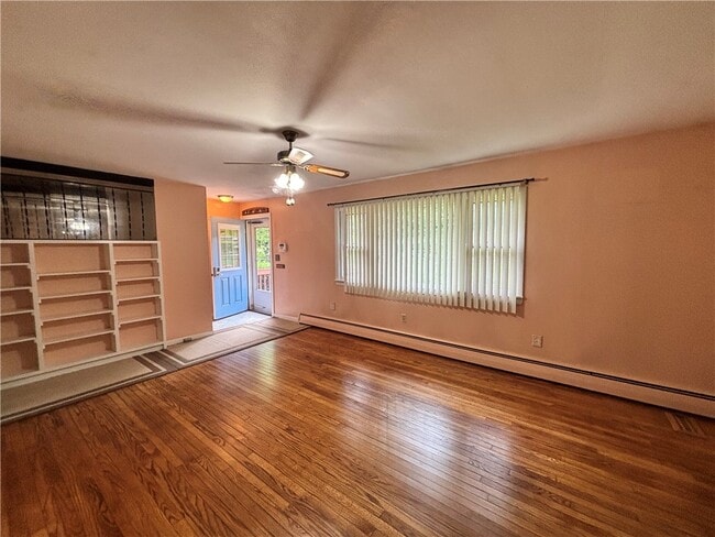 Building Photo - 446 Moss Hill Rd