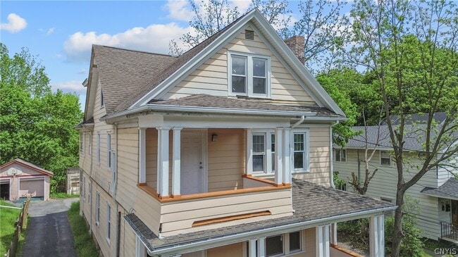 Building Photo - 944 Bellevue Ave