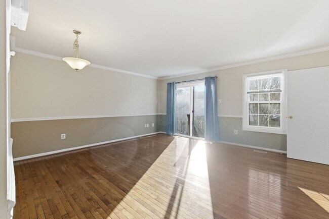 Foto del edificio - Lovely 3 BR/3.5 BA Townhome in Germantown!