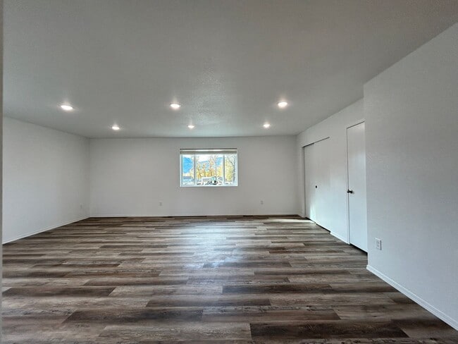 Building Photo - Beautiful Florence home