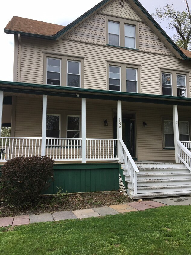 Primary Photo - 1580 Prospect St