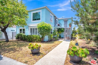 Building Photo - 2207 Ocean Park Blvd