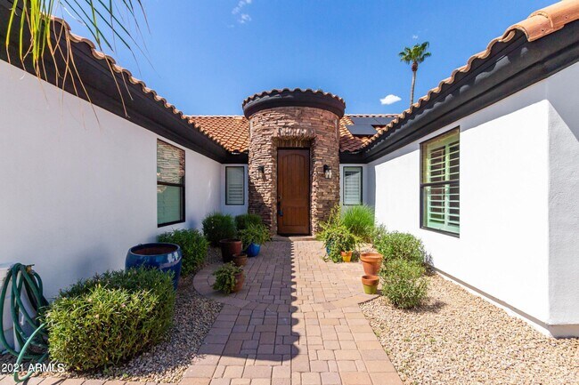 Building Photo - 5620 E Le Marche Ave