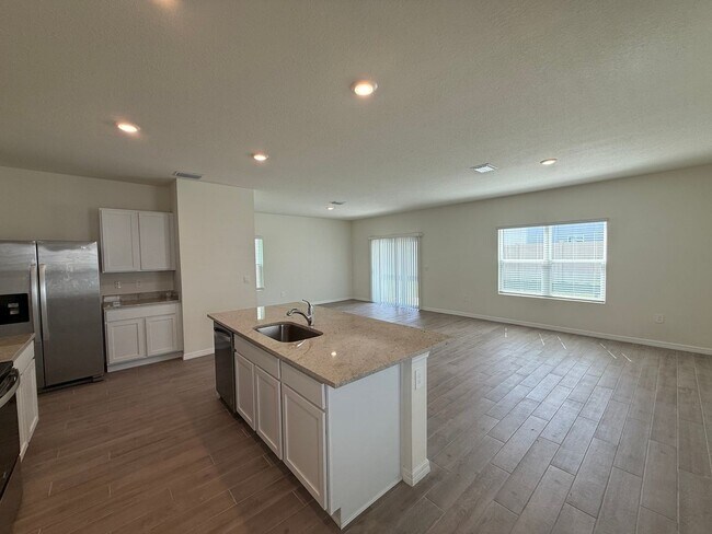 Foto del edificio - Spacious 4-Bedroom Modern Home in Oaks Preserve – Perfect Gainesville Location