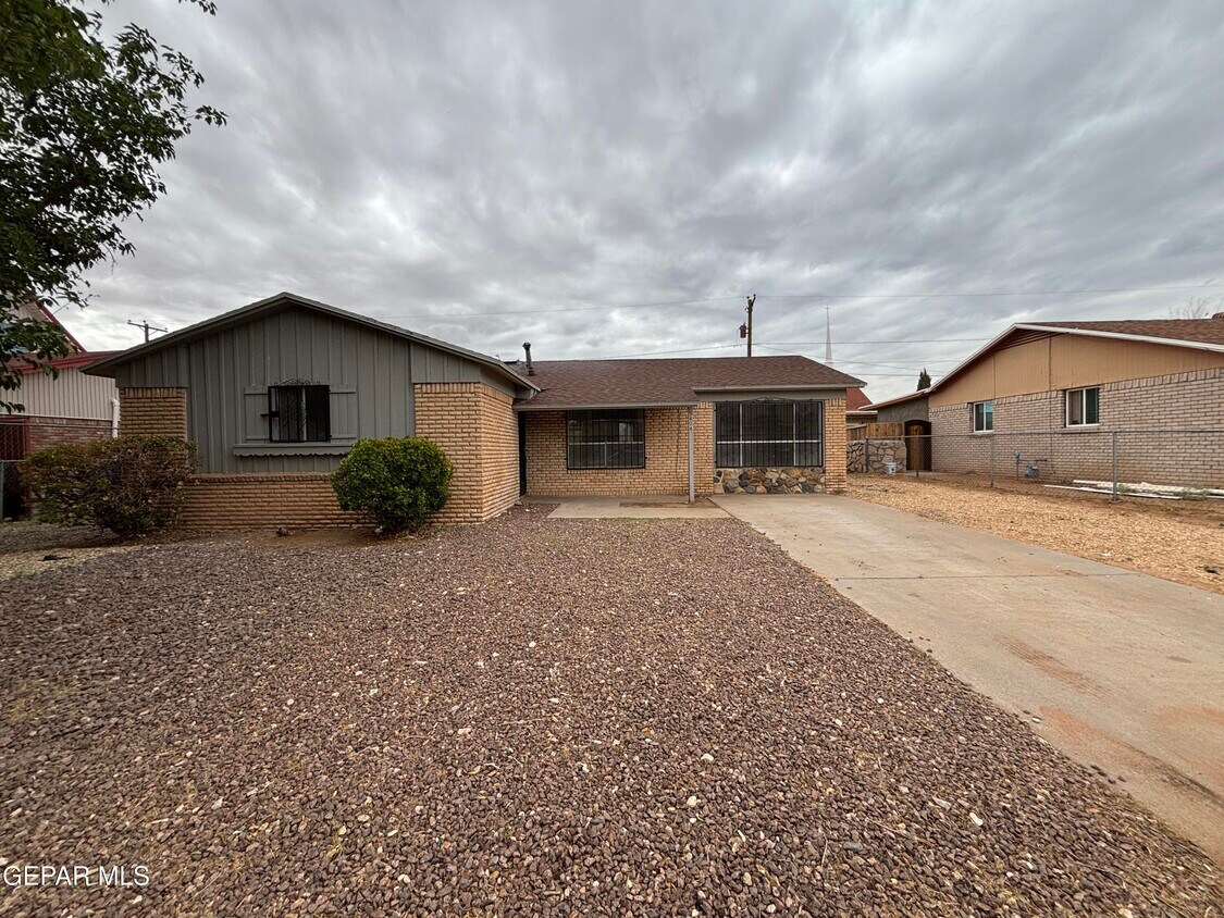 Foto principal - 5808 Dearborne Dr