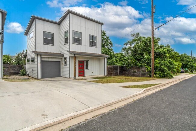 Foto del edificio - 7301 Providence Ave