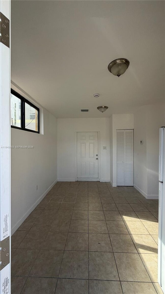 Foto del edificio - 1360 NW 36th St