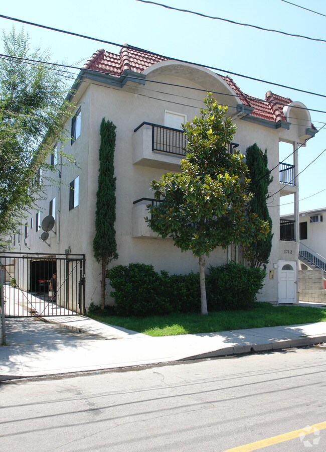 Building Photo - 1712 Peyton Ave
