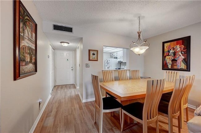 Foto del edificio - 4150 NW 90th Ave