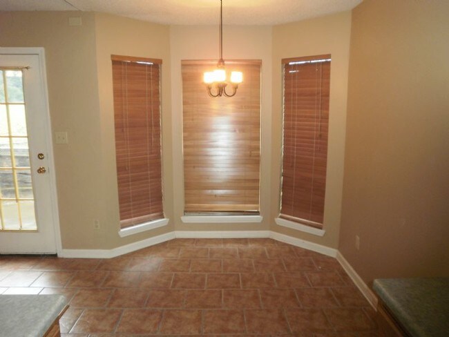 Foto del edificio - 1603 Heather Ridge Dr