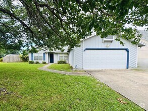 Building Photo - 101 Pleasant Breeze Way