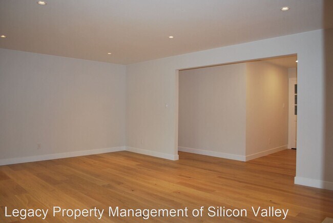 Building Photo - 4 br, 2 bath House - 1367 Bobolink Circle,