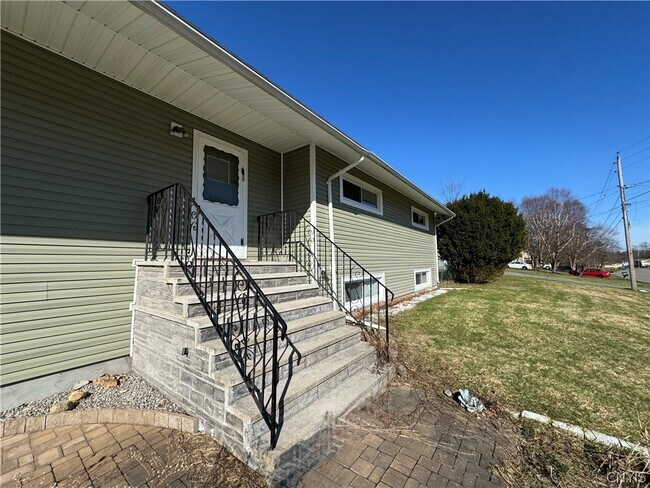 Foto del edificio - 2221 Mott Rd