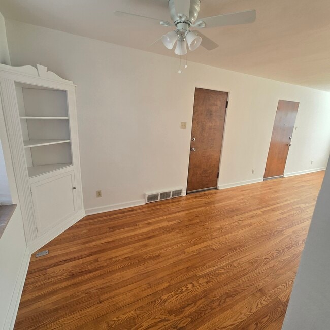Building Photo - 6206 Nagel Ave