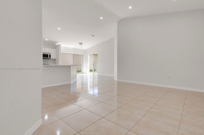 Foto del edificio - 3025 NW 99th Pl