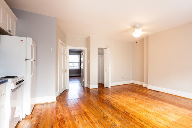 Building Photo - 1264 New Hampshire Ave NW