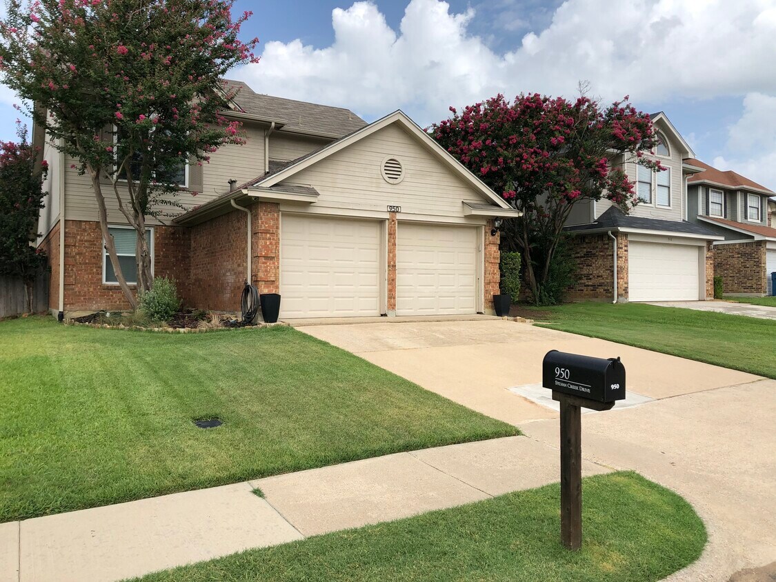 Front House - 950 Sylvan Creek Dr