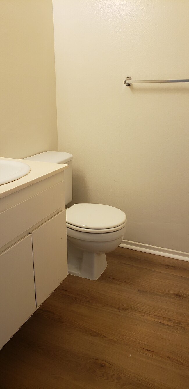 Foto del edificio - 725 Windwood Dr