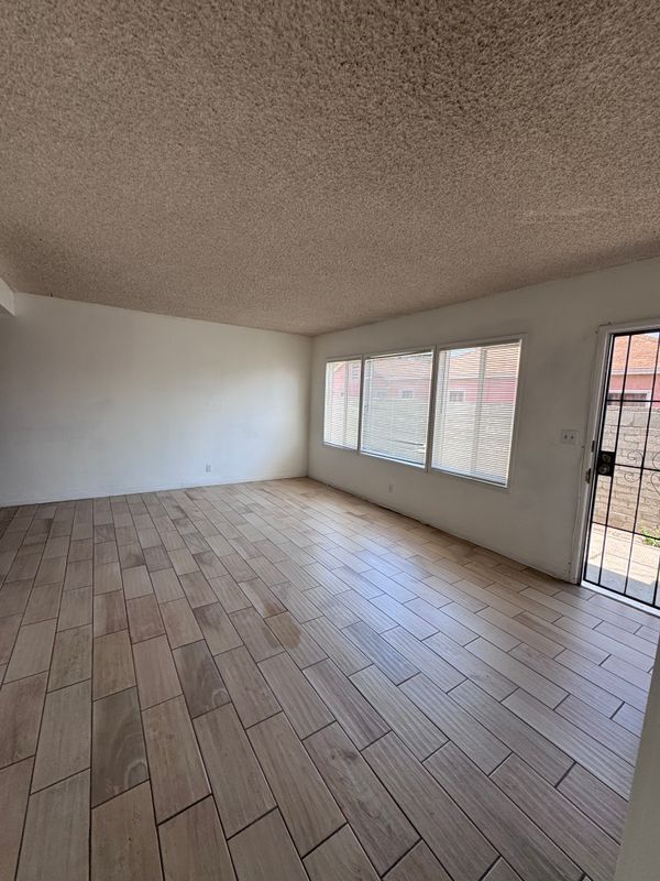 Foto del edificio - 2770 Glenwood Pl