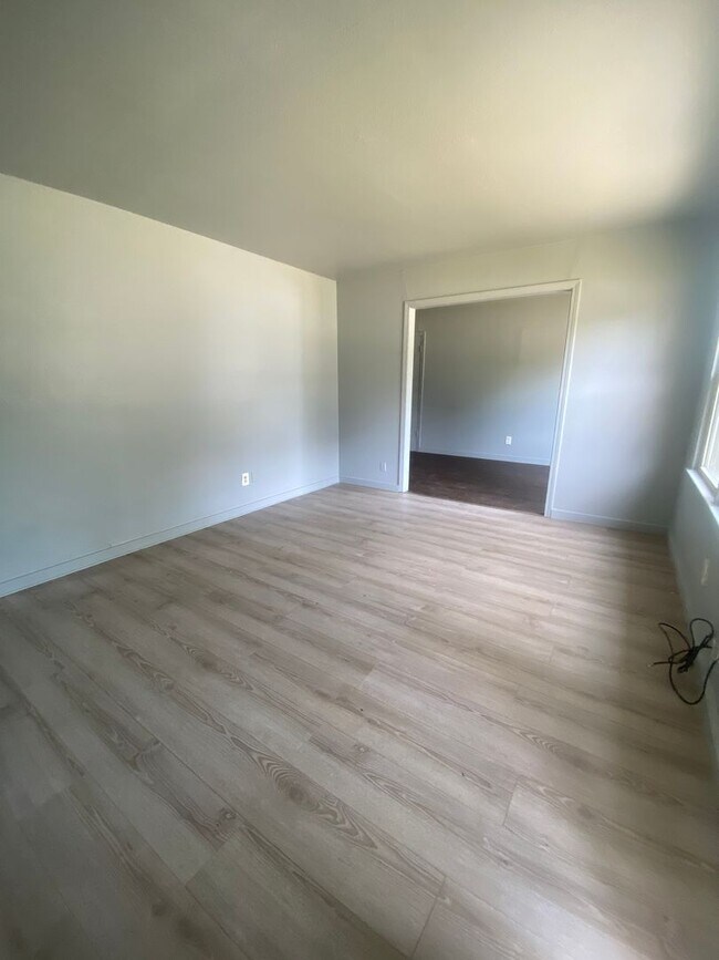 Foto del edificio - 3BEDROOM HOME IN NORTHGATE NEIGHBORHOOD