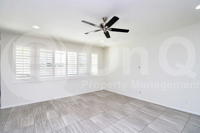Building Photo - 231 E Wisteria Dr