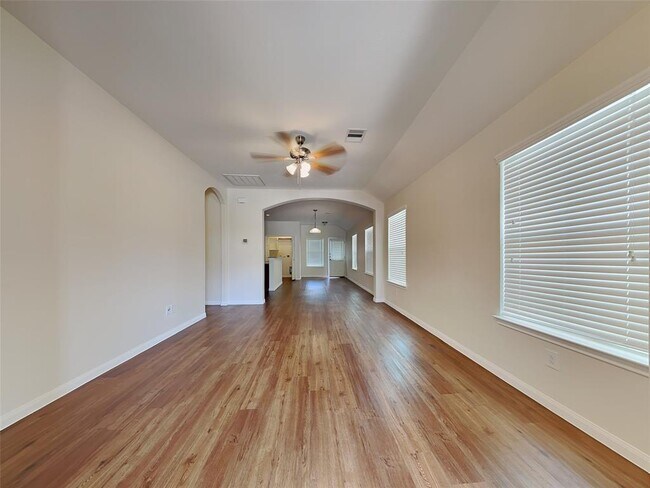 Foto del edificio - 15739 Regal Trace Ln