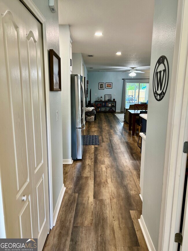 Foto del edificio - 135 Cedar Cir Dr